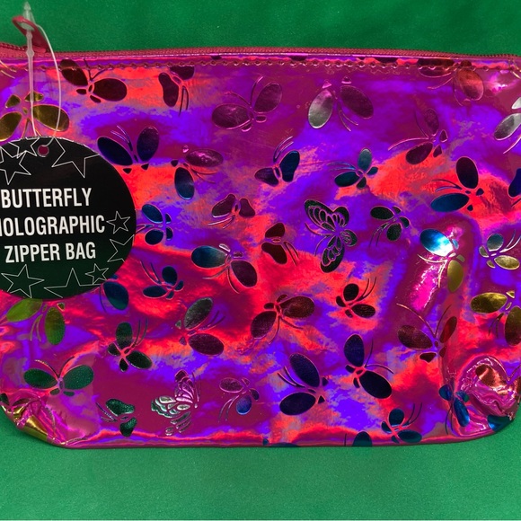 Other - BUTTERFLY HOLOGRAPHIC ZIPPER BAG💕OS💕